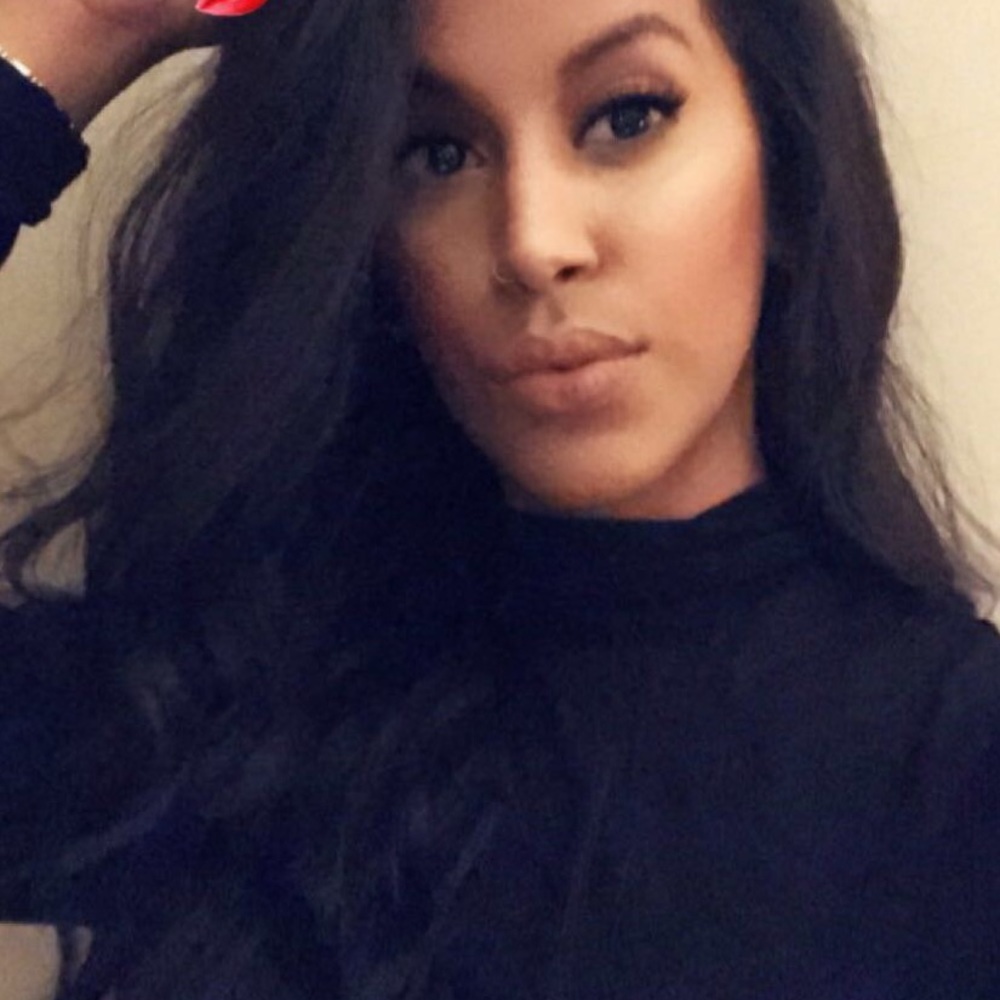 Meet your Posher, Ayasha